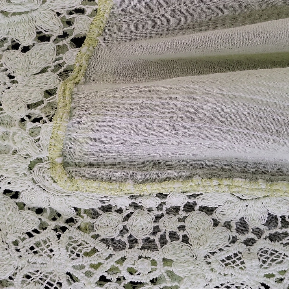 WILL BE GONE SOON) NWOT, "Flower embriodered top) - Picture 4 of 13